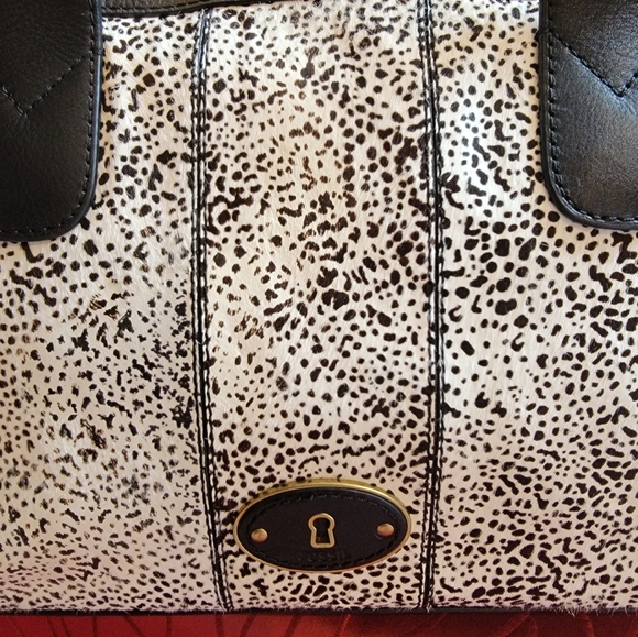 Fossil Black and White Cowhide Look Tote Keyhole Zip Close Bag - Picture 9 of 16